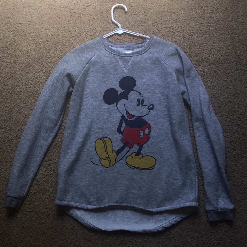 Light long sleeve sweater